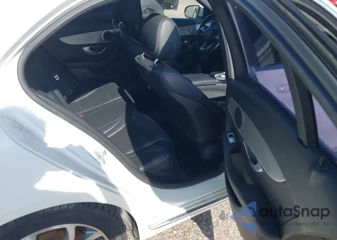 2016 Mercedes-Benz C 300 из США, поврежденный, VIN 55SWF4JB3GU124256